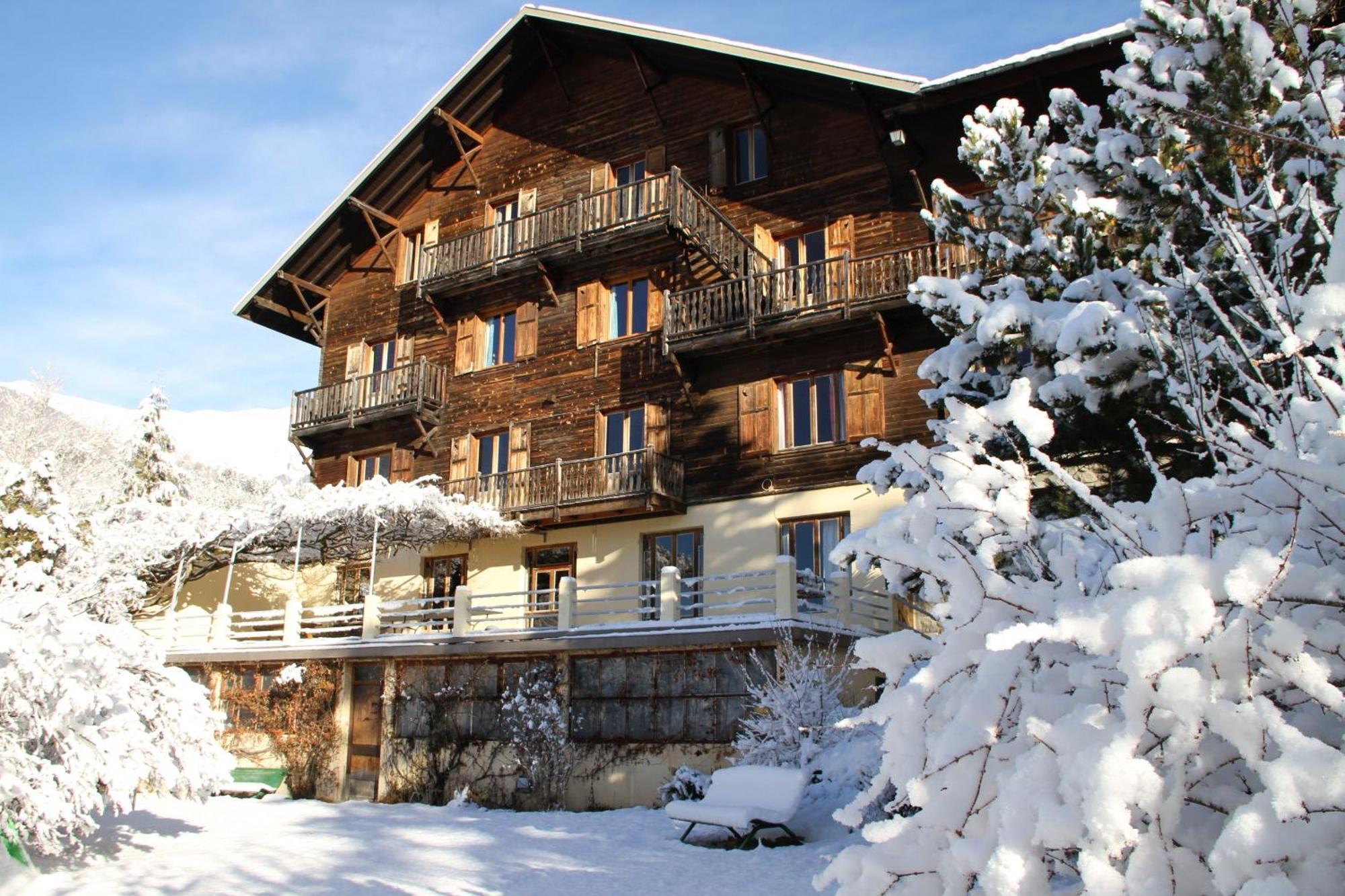 Bed and Breakfast Le Vieux Chalet Embrun Exterior foto